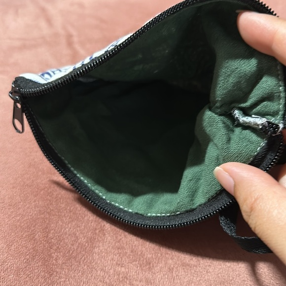 Small zipper pouch from Thailand - Picture 4 of 4